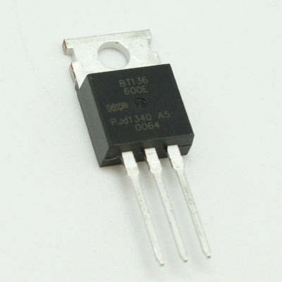 TRIAC 4A / 600V TO-220.                        BT 136-600E